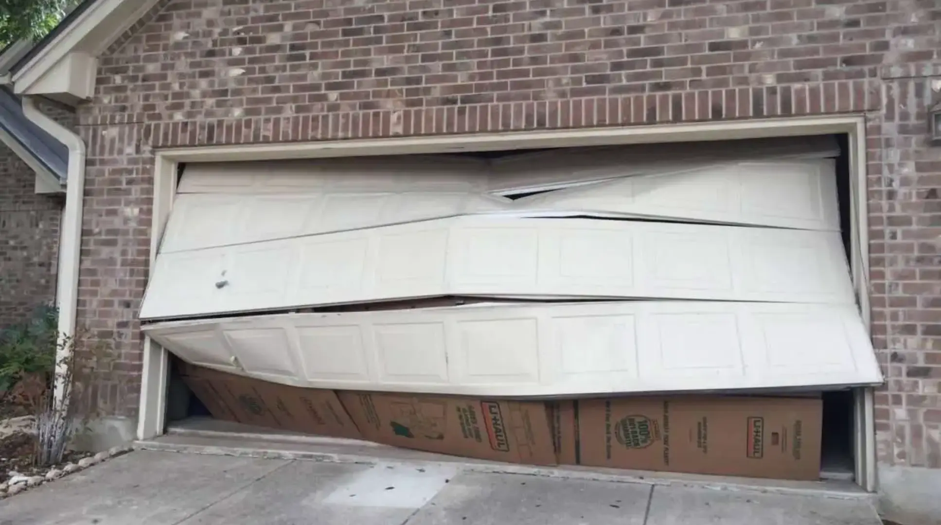 How Professional Crashed Door Service Can Extend the Life of Your Garage Door