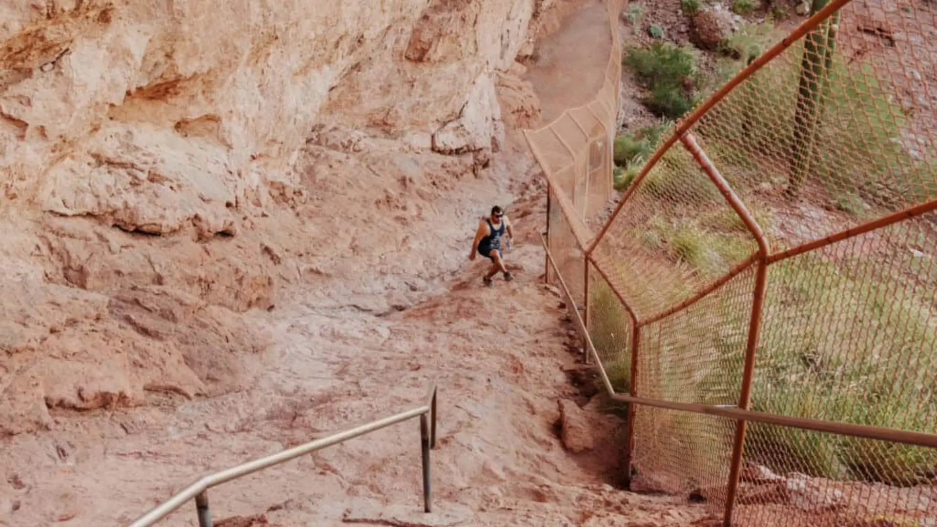 Camelback Mountain in Echo Canyon: Hike to Panoramic City Views